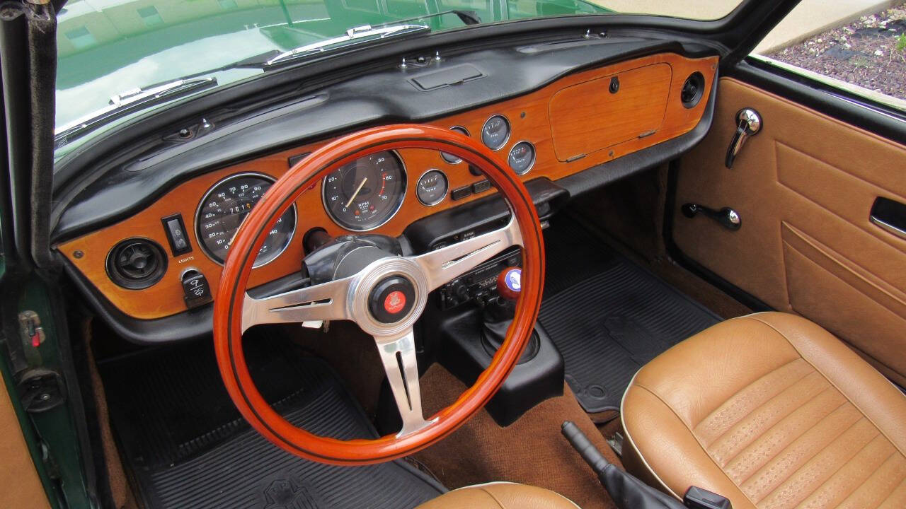 1976 Triumph TR6 10