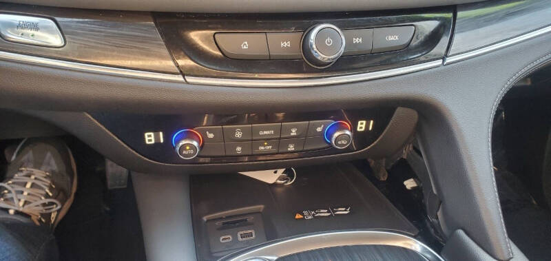 2023 Buick Enclave Essence