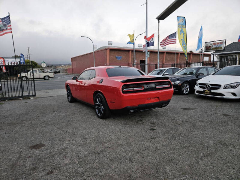 2019 Dodge Challenger SXT
