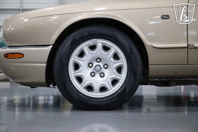 2001 Jaguar XJ-Series XJ8L