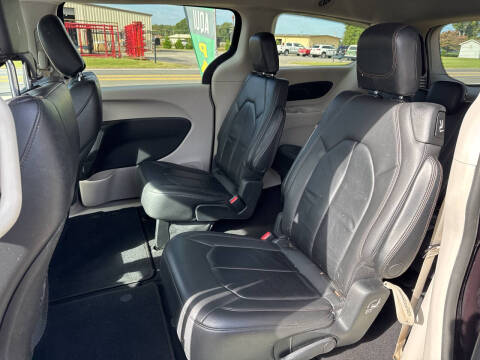 2017 Chrysler Pacifica Touring-L