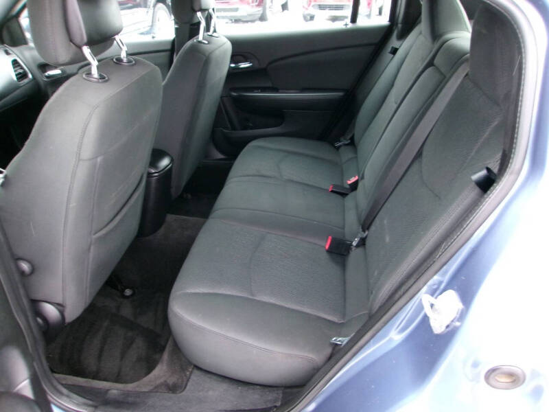 2011 Chrysler 200 LX