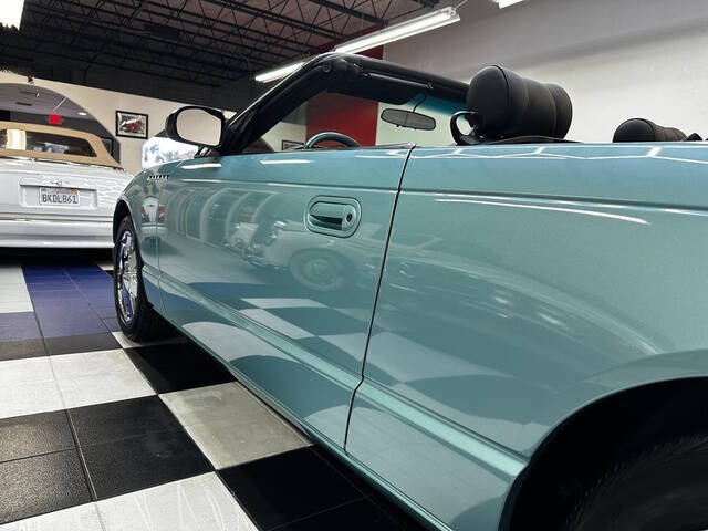 2002 Ford Thunderbird Deluxe