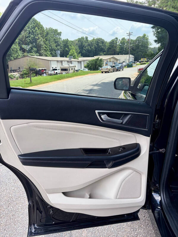 2017 Ford Edge Titanium