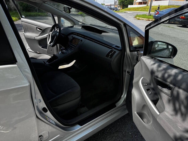 2010 Toyota Prius III