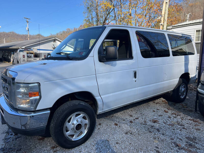 Ford E-Series Econoline Wagon's photo