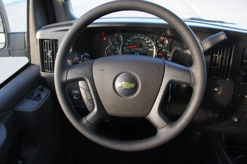 2025 Chevrolet Express 3500