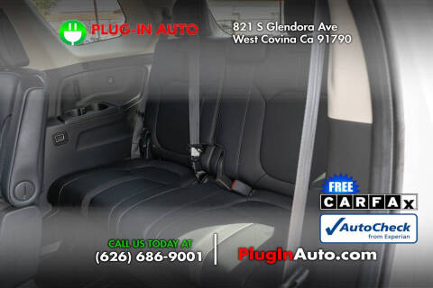 2023 Honda Pilot EX-L w/Rear Captain's Chairs