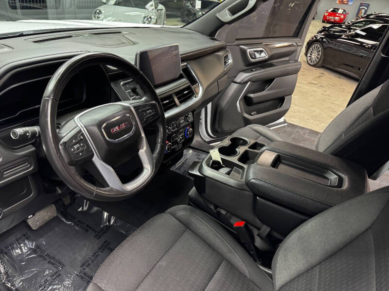 2023 GMC Yukon XL SLE