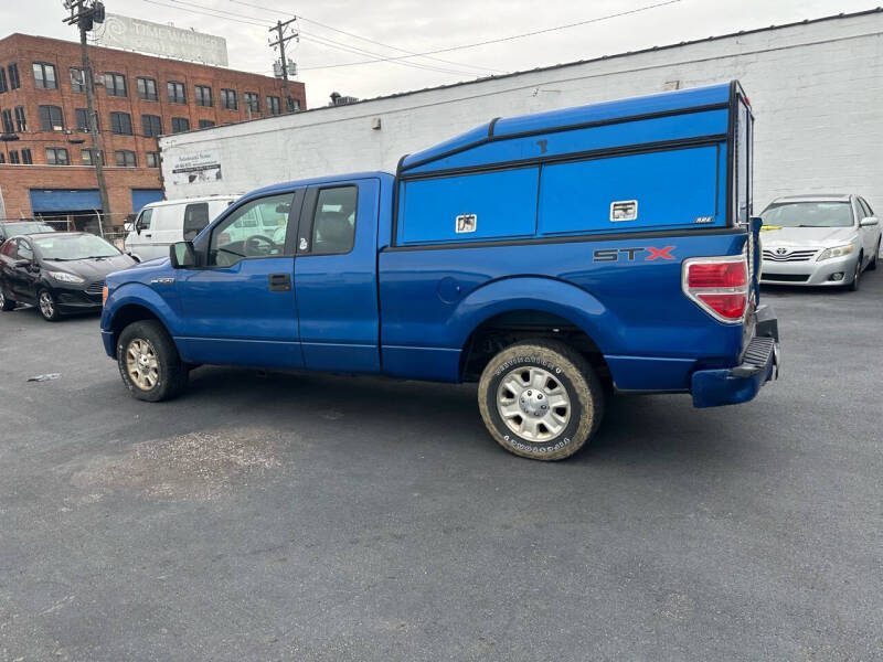 2009 Ford F-150 STX photo 13