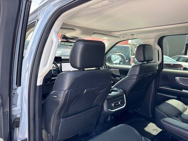2025 Ford Expedition MAX Platinum