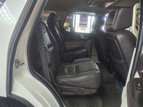 2012 Cadillac Escalade Platinum Edition