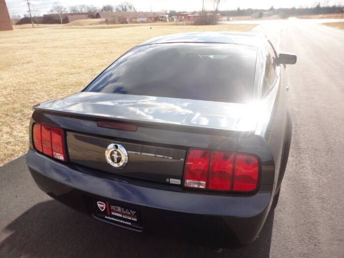 2007 Ford Mustang V6 Deluxe