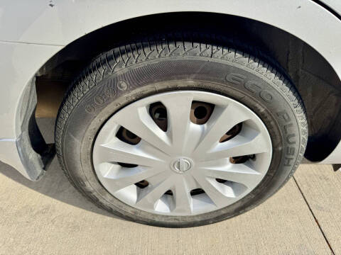 2015 Nissan Versa 1.6 S Plus