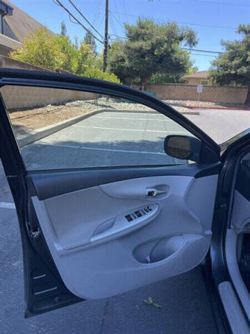 2012 Toyota Corolla LE