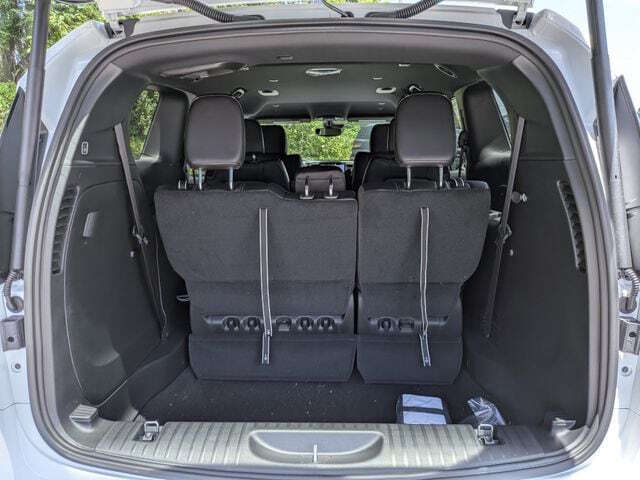 2027 Chrysler Pacifica Select