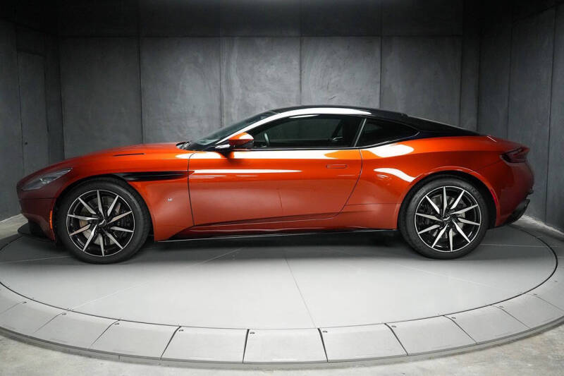 2017 Aston Martin DB11