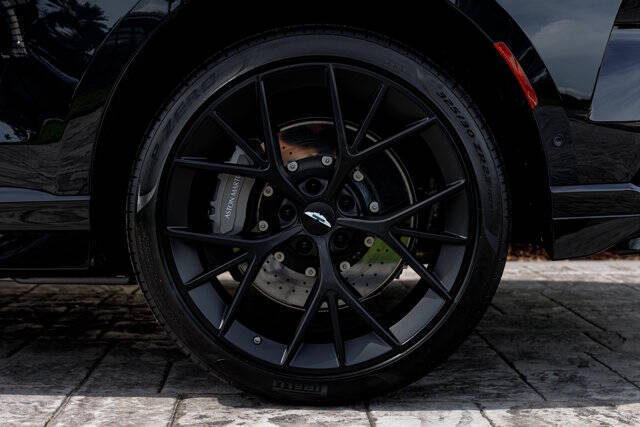 2025 Aston Martin DBX 707