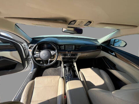 2018 Kia Cadenza Premium