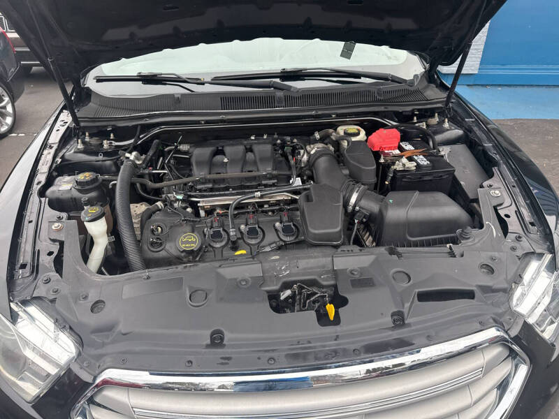 2015 Ford Taurus SEL