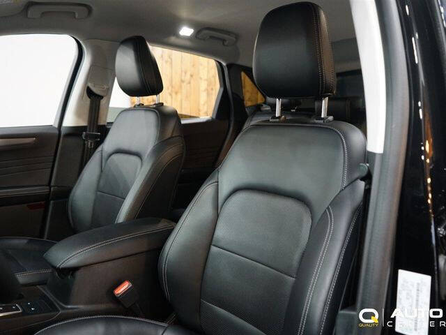 2022 Ford Escape Hybrid Titanium