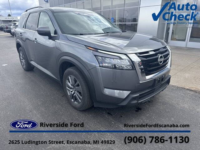 2025 Nissan Pathfinder SV