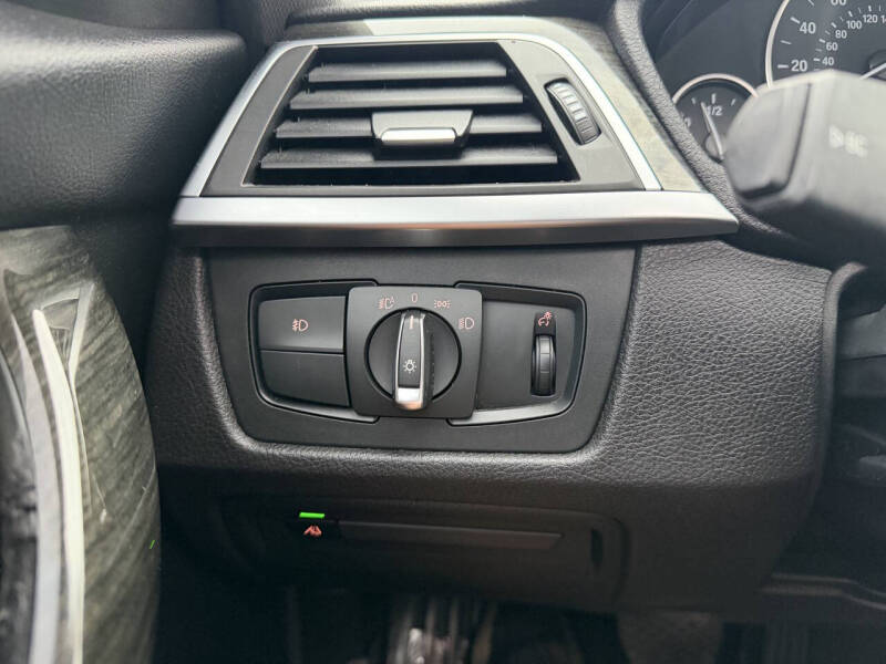 2018 BMW 3 Series 320i