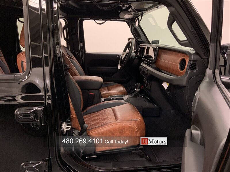 2025 Jeep Gladiator NightHawk