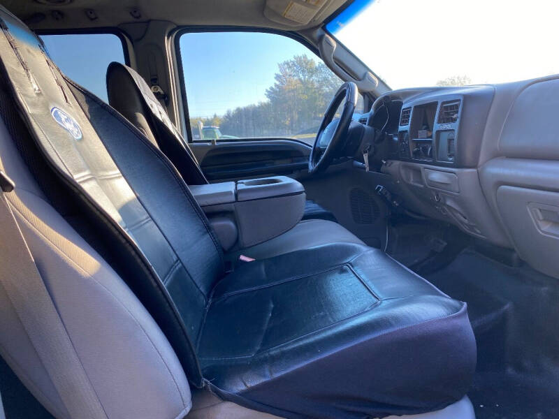 2005 Ford Excursion XLT