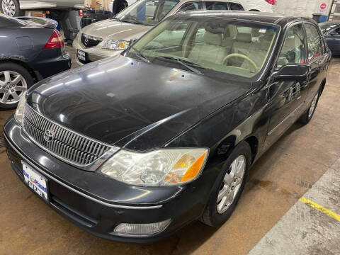 2000 Toyota Avalon for sale at Car Planet Inc. in Milwaukee WI