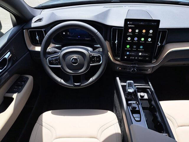 2026 Volvo XC60 B5 Plus