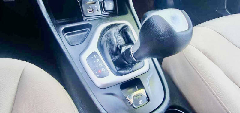 2016 Jeep Cherokee Sport