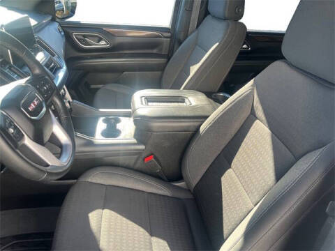 2023 GMC Yukon XL SLE