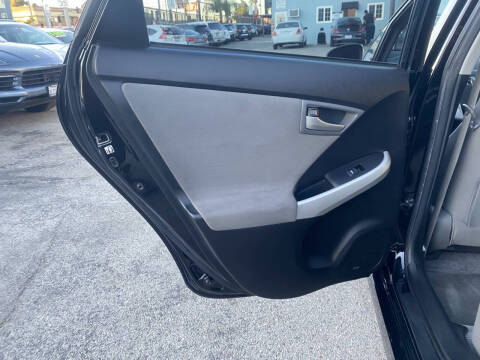 2013 Toyota Prius Three