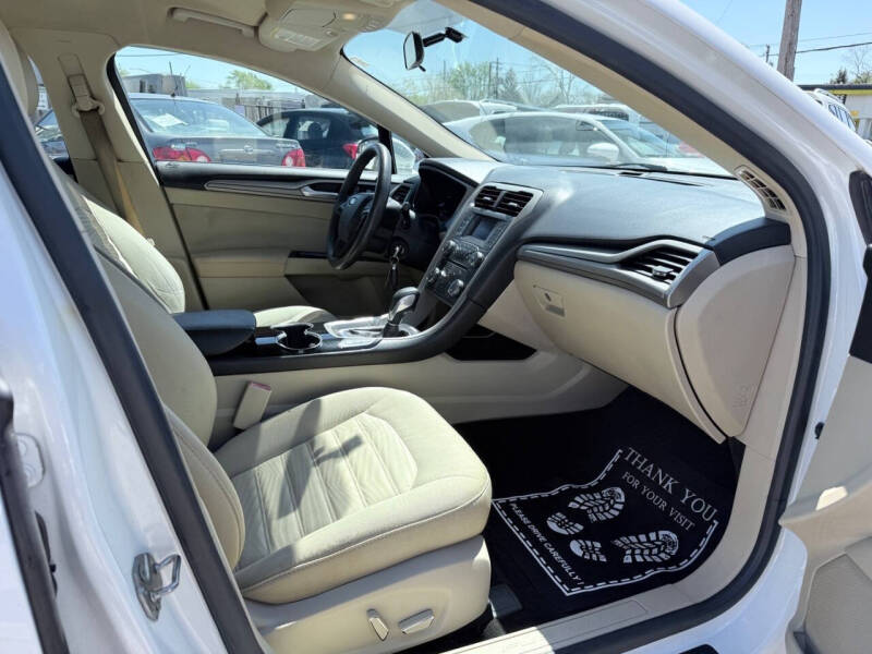2016 Ford Fusion SE