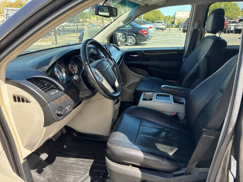 2016 Chrysler Town and Country Touring