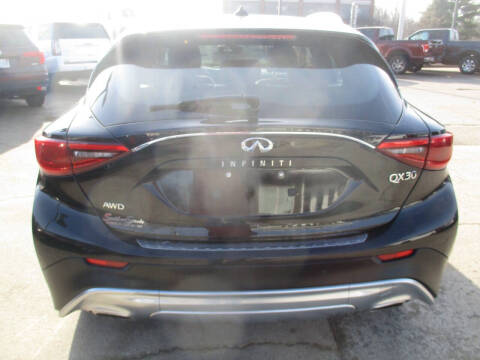 2018 Infiniti QX30 Essential