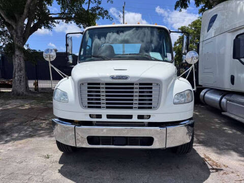 2017 Freightliner M2 106