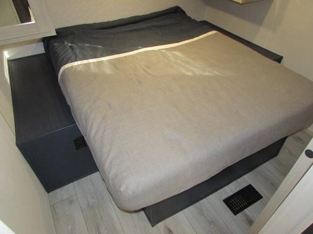 2025 Forest River AVENGER 25