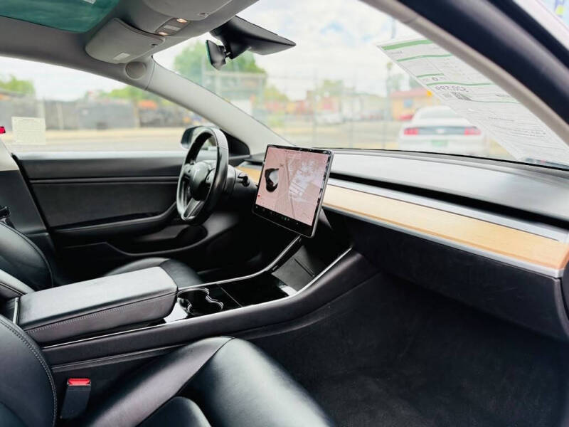 2019 Tesla Model 3 Standard Range