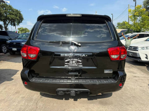 2013 Toyota Sequoia SR5