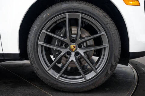 2026 Porsche Macan T