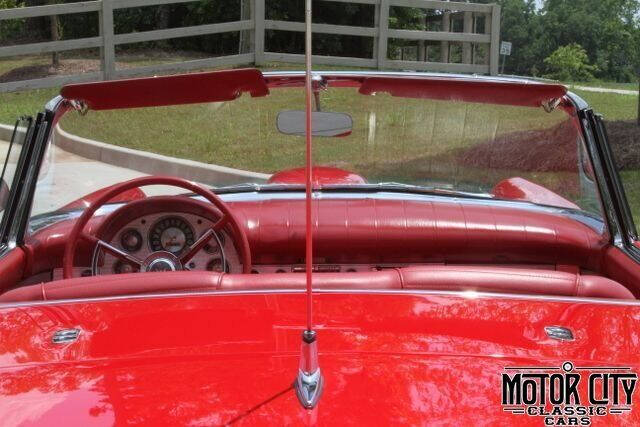 1957 Ford Thunderbird