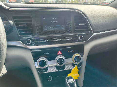 2019 Hyundai Elantra SE