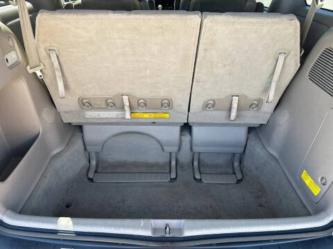 2004 Toyota Sienna LE 7 Passenger
