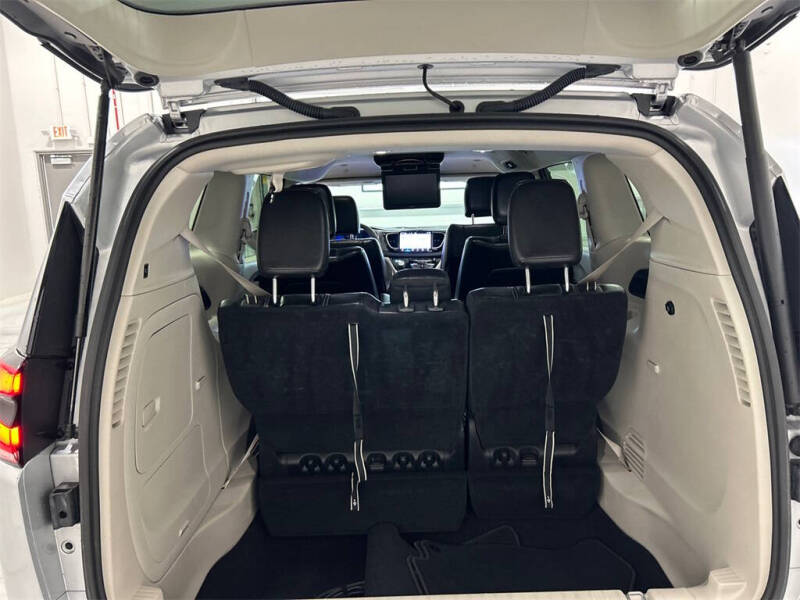 2022 Chrysler Pacifica Hybrid Touring L