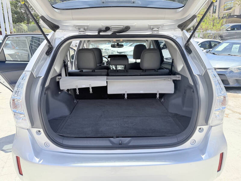 2012 Toyota Prius v Five