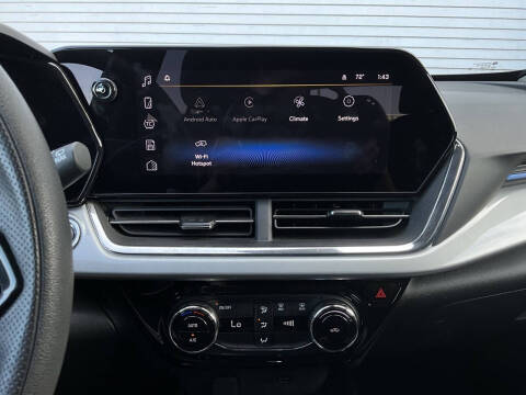 2025 Chevrolet Trax LT