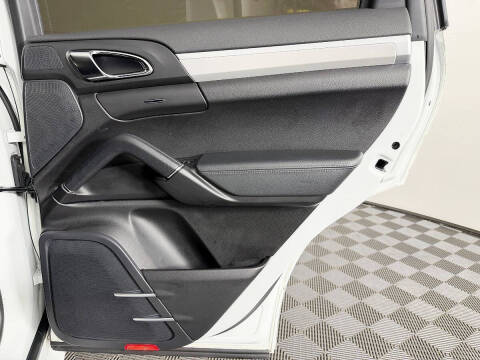 2013 Porsche Cayenne GTS