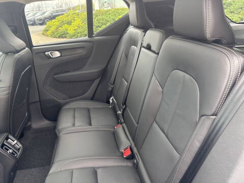 2026 Volvo XC40 B5 Plus